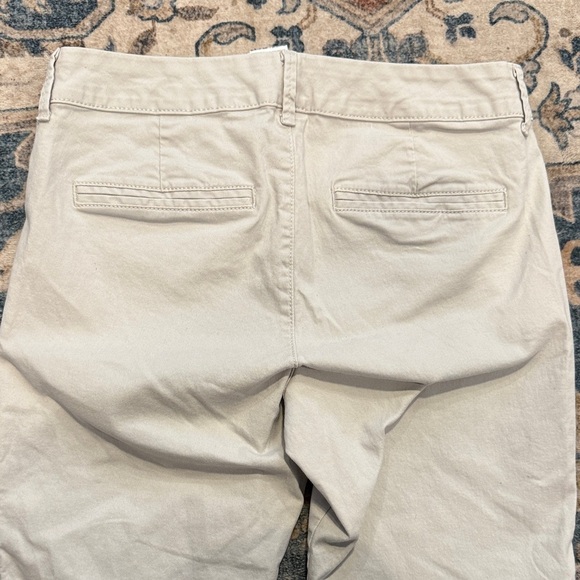Old Navy 4 Regular Pixie Women's Light Cream Ankle Pants - Picture 8 of 10